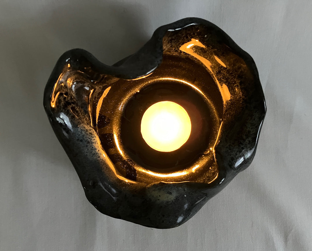 Ceramic scultured tea light